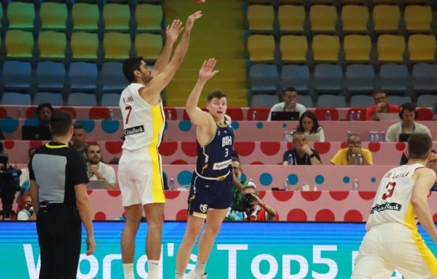 Aktuelni evropski prvak “razbio” BiH na Eurobasketu, Zmajevi nemoćni