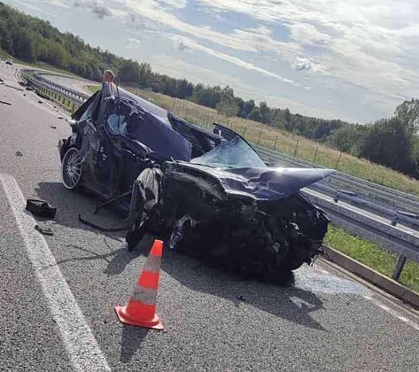 Stravičan sudar automobila i kamiona kod Doboja, policija je na terenu!