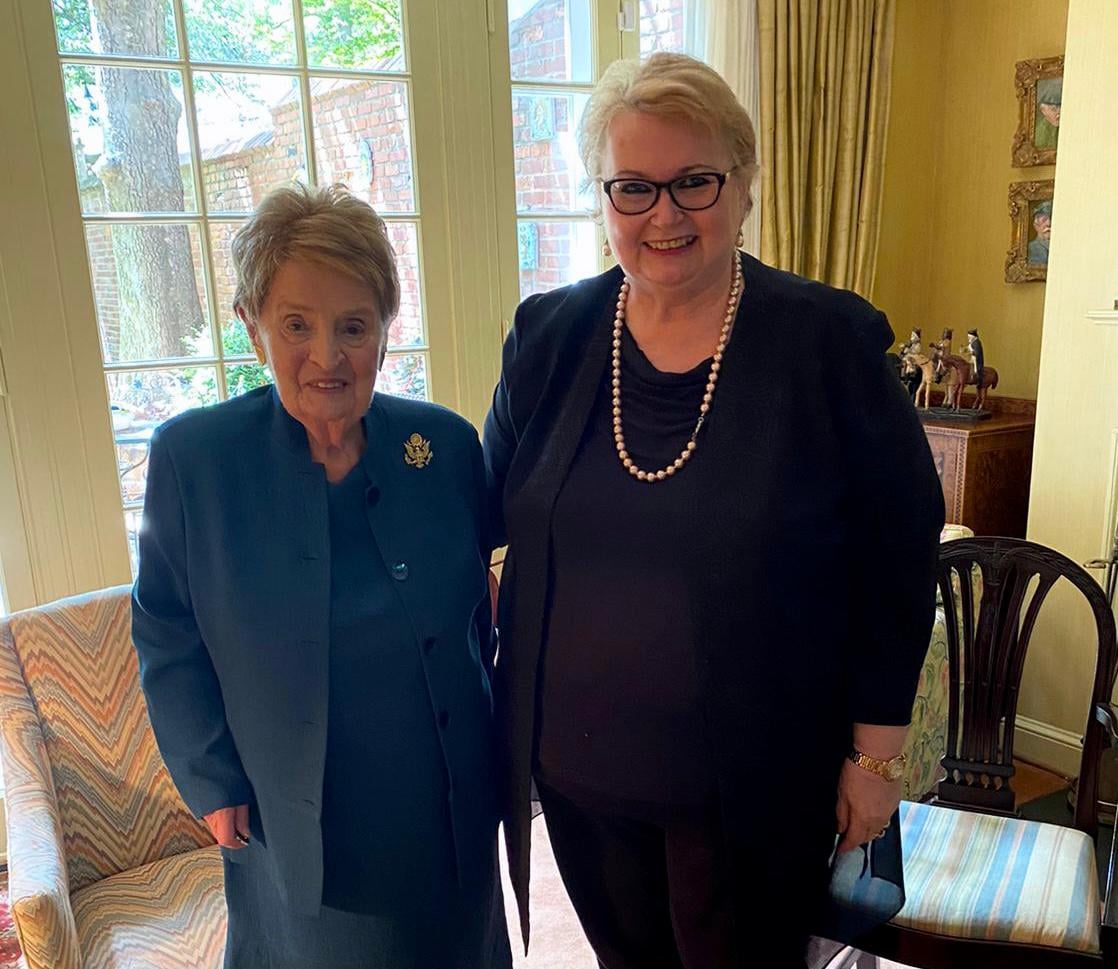 Bivša državna sekretarka SAD-a Madeleine Albright prihvatila je poziv da dođe u Bosnu i Hercegovinu!
