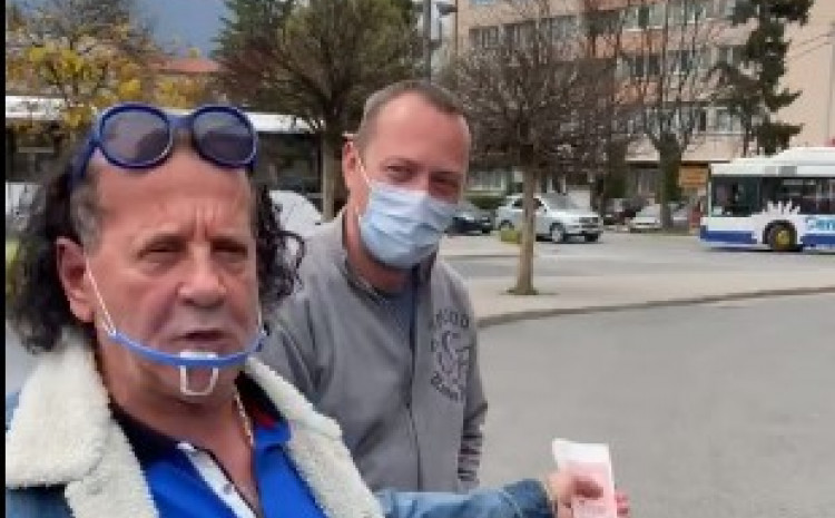 Sarajevski ugostitelj Sejo Brajlović ponovo oduševio, pokazao da je široke ruke: Iližanskim taksistima iskeširao po “petobanku” da besplatno voze raju