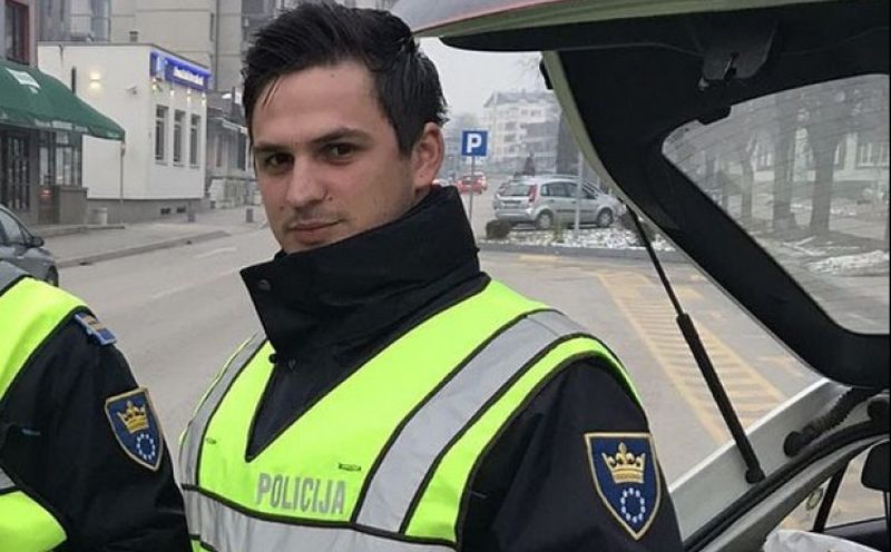 Ovo je policajac koji je uhapsio provalnika koji je pokušao ubiti i opljačkati starca