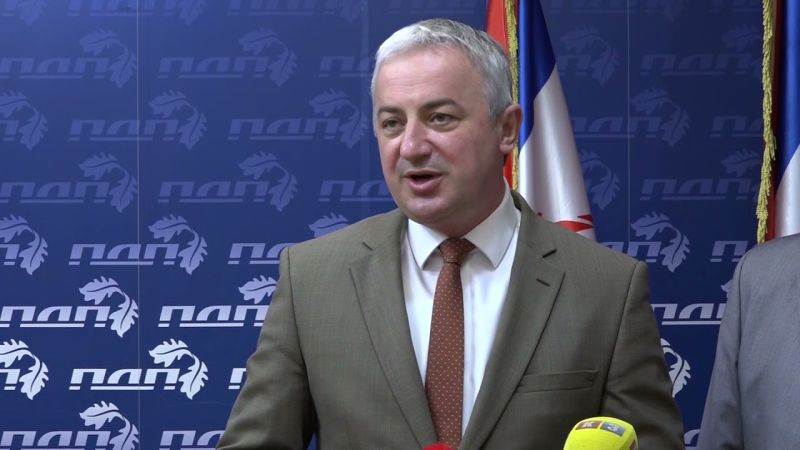 Predsjednik PDP-a Branislav Borenović šokira: “Dodikov drugar Schmidt je pokriće za pravljenje tenzija”