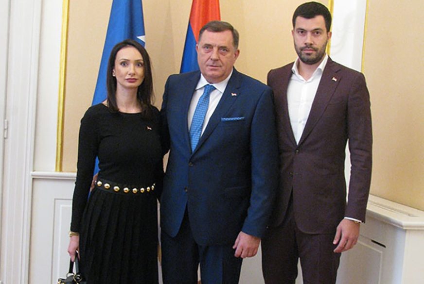 Nakon što je potvrđeno da je njen otac Milorad pobijedio za predsjednika RS, oglasila se Gorica Dodik: “Džaba ste se trudili gospodo”