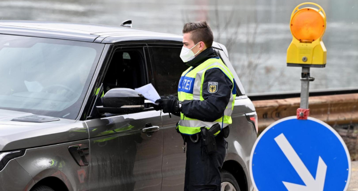 Njemačka policija to ne prašta: Muškarcu iz BiH uzeli svu gotovinu, ostavili mu 100 eura za put kući
