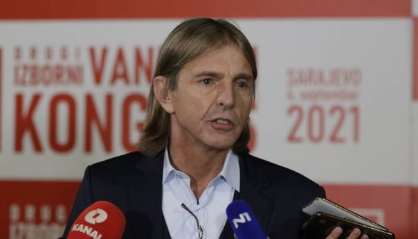 Predrag Kojović iznio zabrinjavajuće tvrdnje: “Sa svih strana dolaze informacije o nametanju izbornog zakona i ispunjavanju želja HDZ-a”