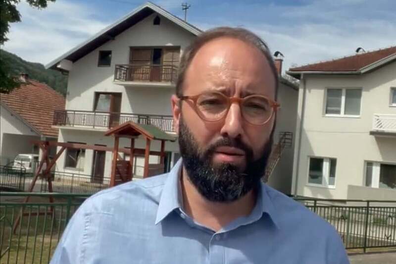 Damir Mašić poslao poruku Christianu Schmidtu: “Maltretiranje bošnjačke djece u RS-u mora biti zaustavljeno”