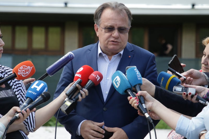 Premijer Federacije BiH Nermin Nikšić poslao je poruke: “Nikada ne smije biti upitna podrška povratnicima u Srebrenicu”