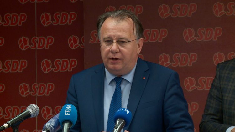 Predsjednik SDP-a Nermin Nikšić na press konferenciji komentarisao je američke sankcije: “Da postoji vladavina prava, tužilaštvo bi tražilo dokaze”