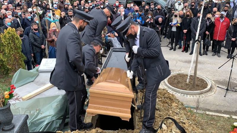 Jovan Divjak sahranjen uz pjesmu “Bella Ciao”