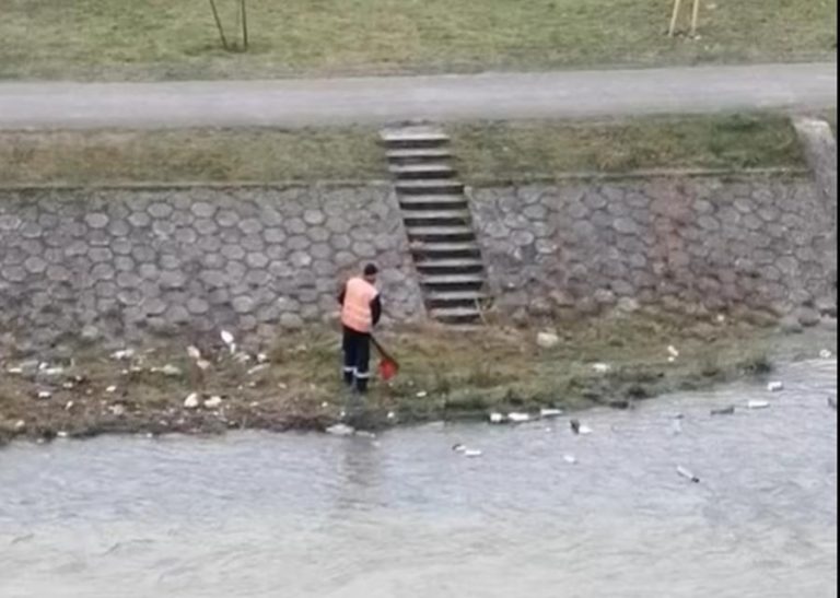 Radnik komunalnog preduzeća iz BiH zgadio Balkan, svi u nevjerici gledaju snimak koji se širi društvenim mrežama!