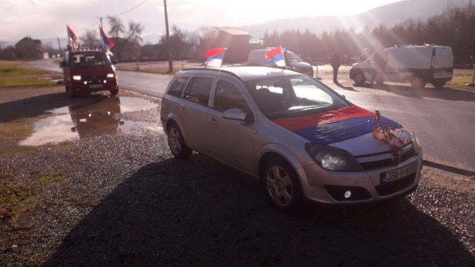 Nakon grozne provokacije policija iz BiH oduzela srpske zastave!