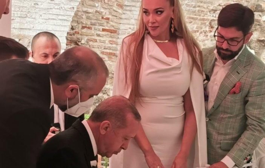 Jasmina Izetbegović se oglasila nakon vjenčanja: “Vjerovali ili ne, žene se mogu udati, a da nisu…”