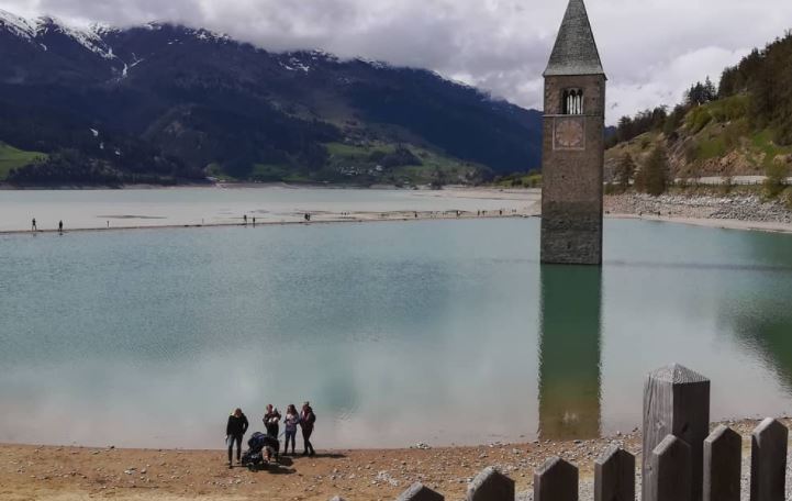 Iz jezera izniklo selo koje je potopljeno prije više od 70 godina