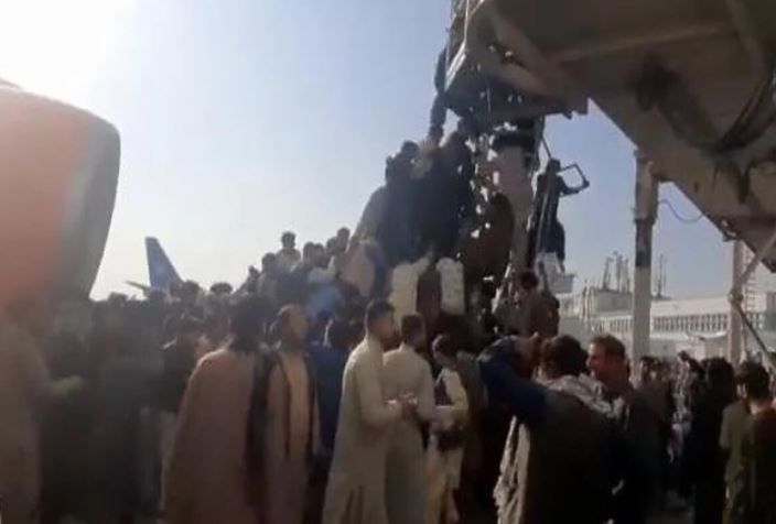 Američke trupe preuzimaju kontrolu nad aerodromom u Kabulu