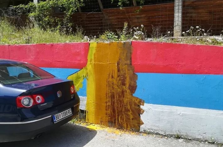 Dosta je bilo više, veliko poniženje za sve negatore: Prefarban mural s likom osuđenog ratnog zločinca Ratka Mladića u Foči