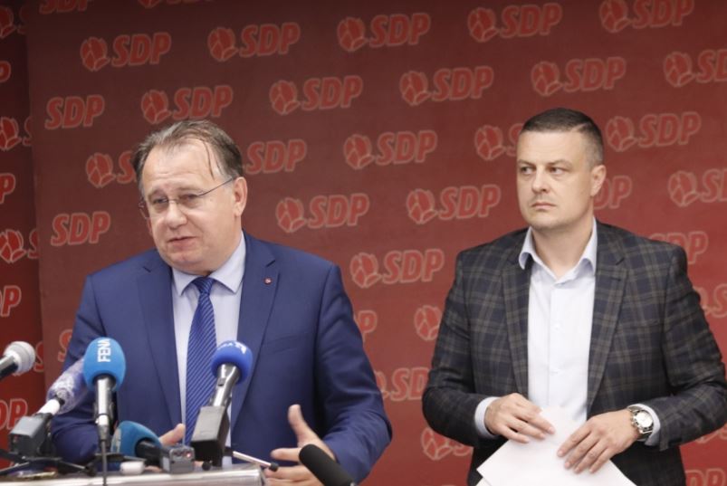 Predsjednik SDP-a Nermin Nikšić javno stao u odbranu Vojina Mijatovića: “Nevjerovatno je kako brzo zaboravljamo”