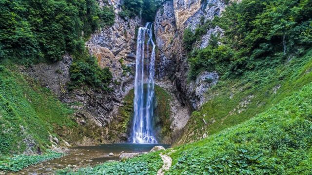 Magični vodopad na rijeci Blihi nalazi se u blizini Sanskog Mosta